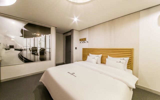 Haute Hotel Haeundae