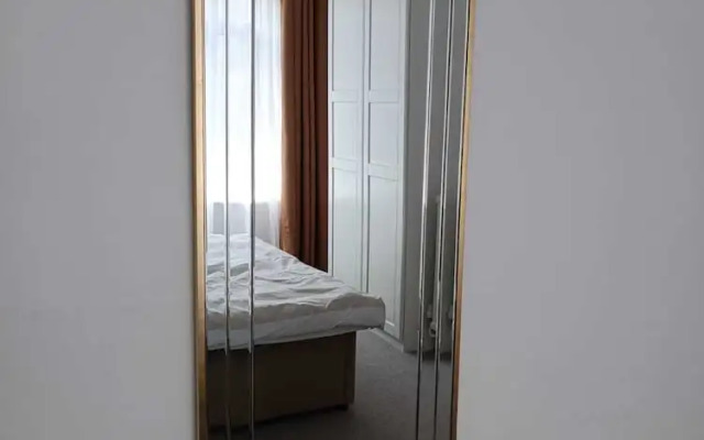 Large 4 Bed Terraced House
