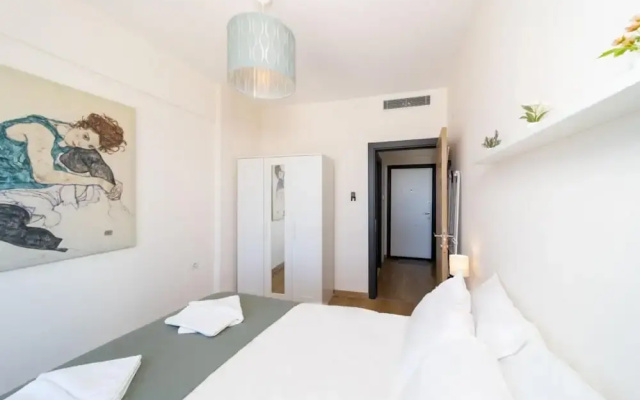 Pleasant Flat with Shared Pool in Kepez