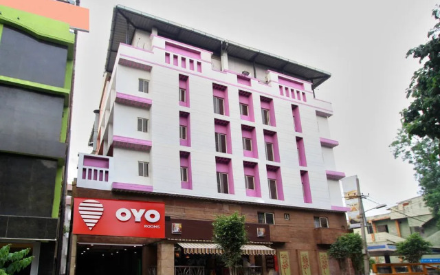 OYO 4439 Aura Inn
