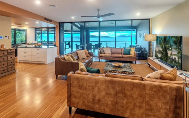 Edge 18 Waterfront Luxury