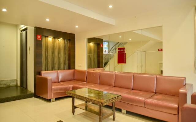 OYO 4448 Hotel Suresh Plaza
