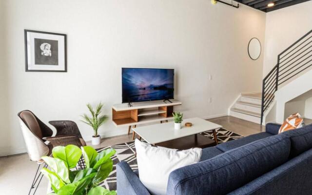 Amazing 1BR Loft Located Downtown