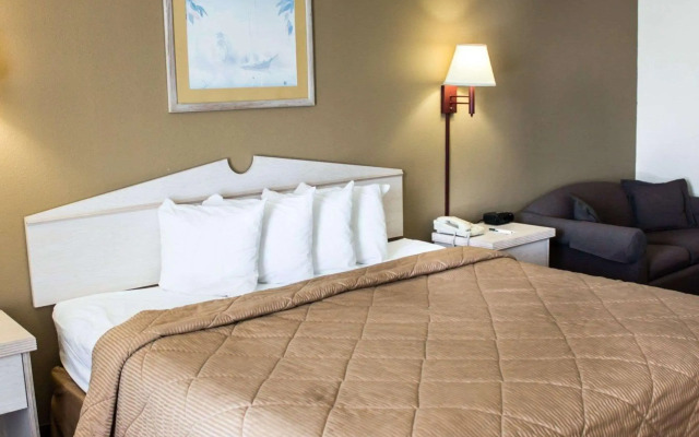 Quality Inn & Suites St Augustine Beach Area