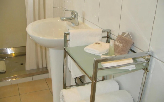Frimley Lodge Motel