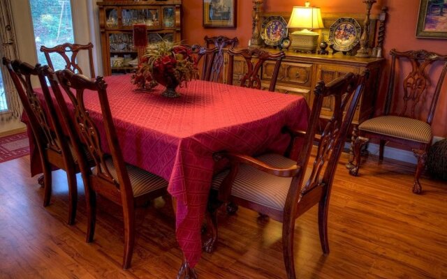 Seasons Above the Bay Guest Suites and B&B