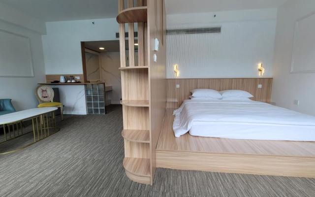 Grand Bay View Hotel