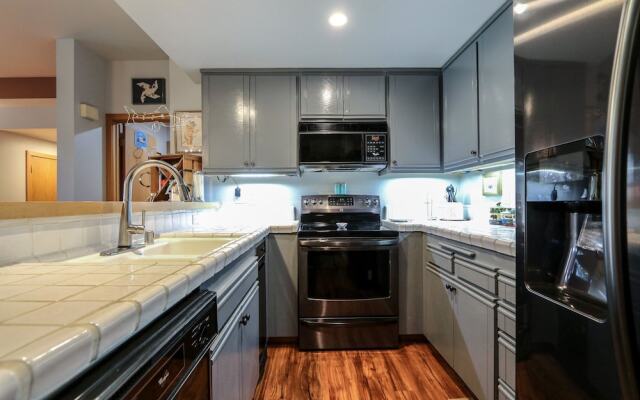 Snowcreek #895 2 Bedroom Condo