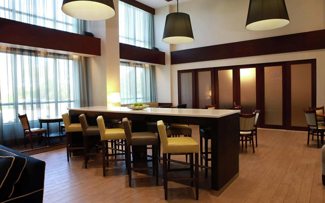 Hampton Inn & Suites by Hilton Laval