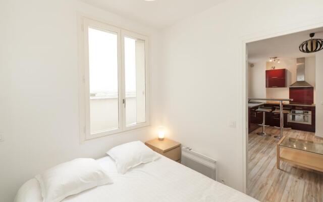 Pick a Flat - Champs Elysees / Niel apartment