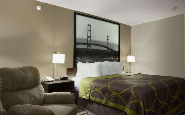 Super 8 by Wyndham Manistee
