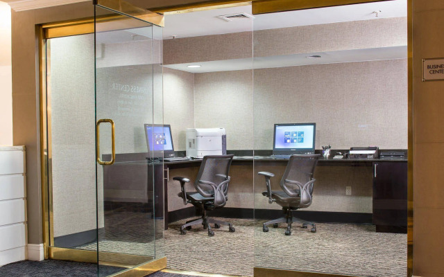 DoubleTree by Hilton New York LaGuardia Airport