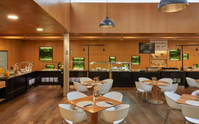 Crowne Plaza Madrid - Centre Retiro by IHG