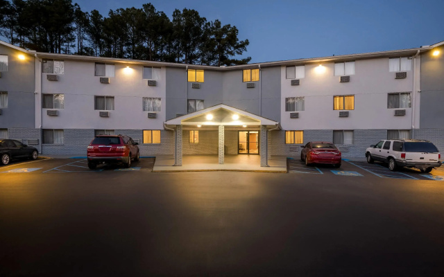Super 8 by Wyndham Homewood Birmingham Area