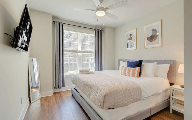 Modern Melrose-sleeps 8- Mins to Downtown Broadway