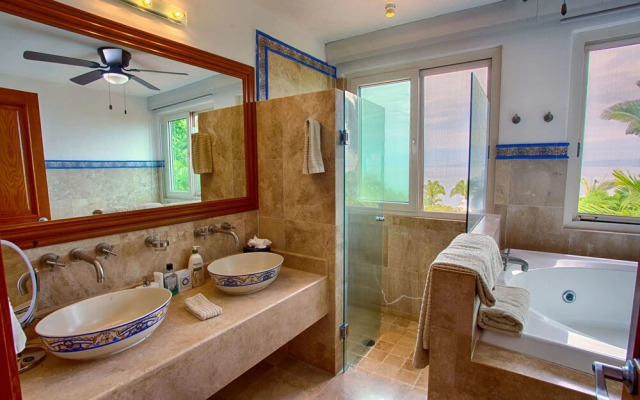 Ventanas al Mar 4 BR by Casago