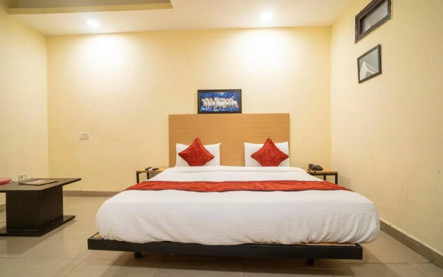 Red Coral Hassanpur by OYO Rooms