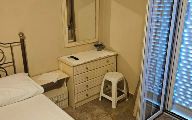 Fiore Hill Sea View Studios