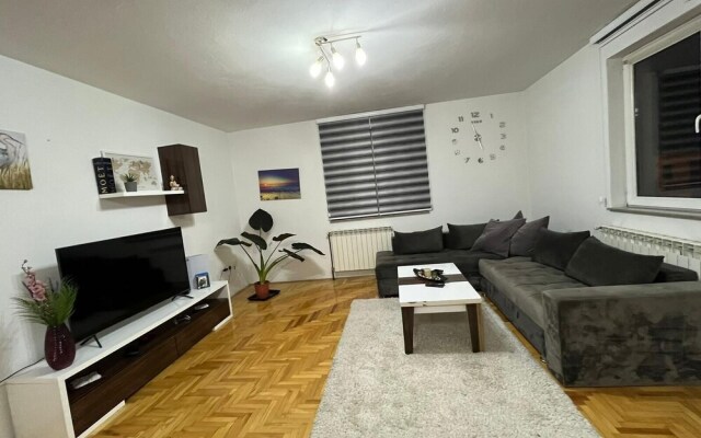 Charming 2-bed Apartment in Sarajevo