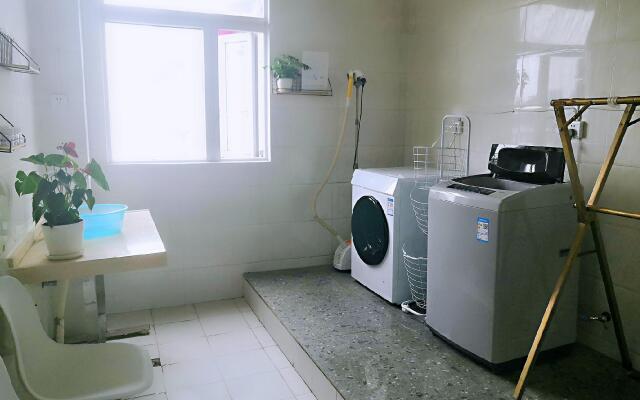 Hanting Hotel Neijiang Xilin Avenue