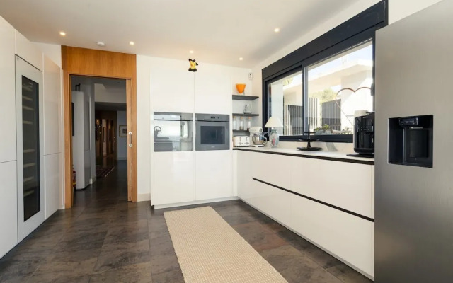 Lavish Villa With Private Pool