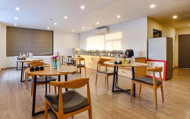 FabHotels Ny Townhouse