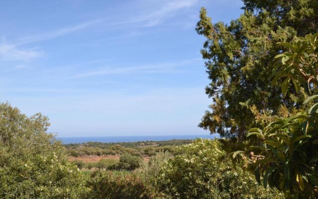 Casa indipendente immersa nel verde con vista mare