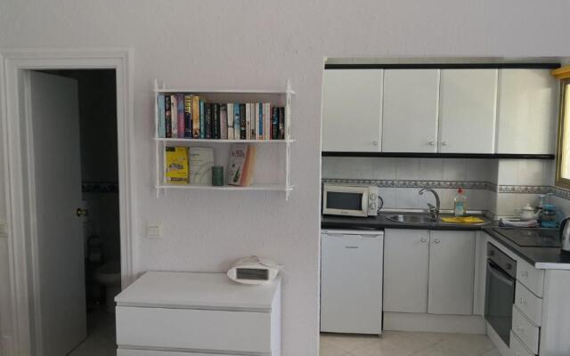 Skol 103A by Completely Marbella