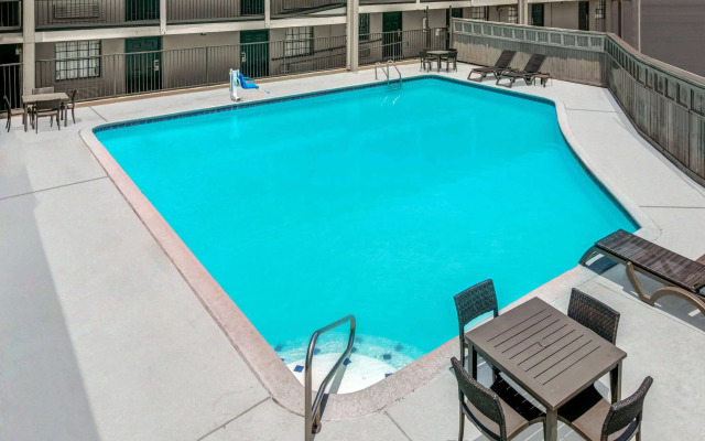 Baymont by Wyndham Austin University Area