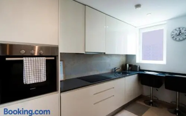 Westone Suite710-hosted by Sweetstay