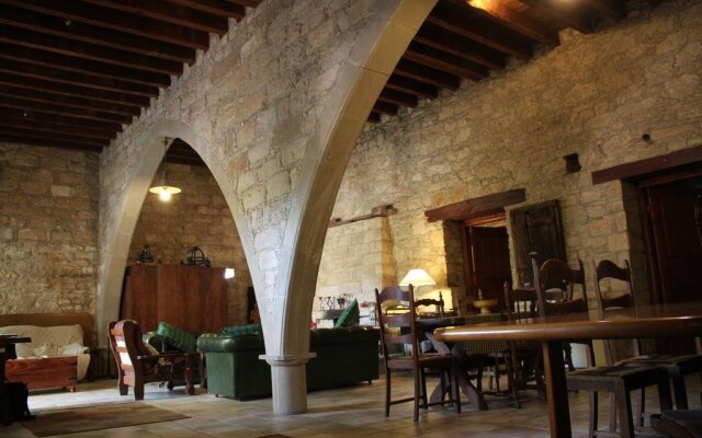 Moustos Traditional House