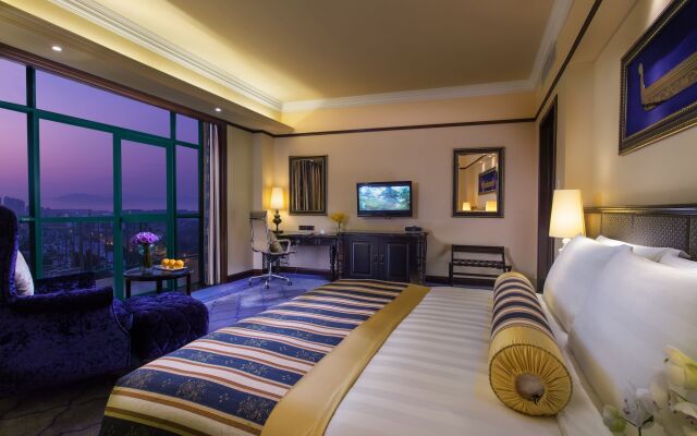 Hotel Indigo Shenzhen Overseas Chinese Town by IHG