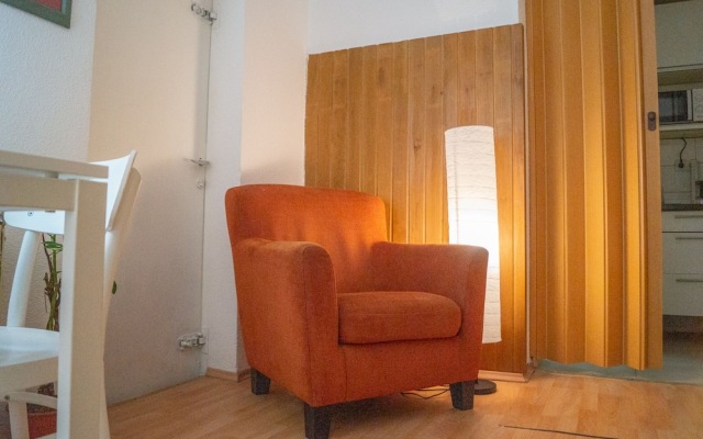 Timeless 2BR Near Downtown