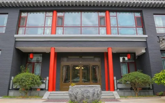Yinzuo Junlan Hostel