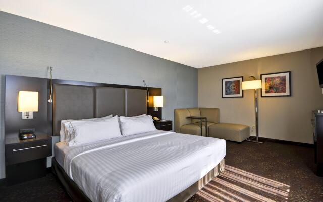Holiday Inn Express Romulus / Detroit Airport by IHG