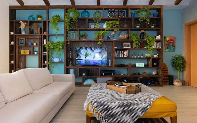 The Penthouse by Acomodo