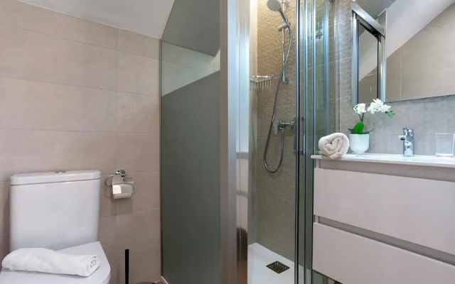 Nice apt With Terrace in Malaga Trinidad Grund B