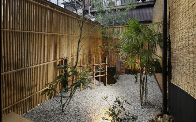 Kanade Kyoto Hachijoguchi