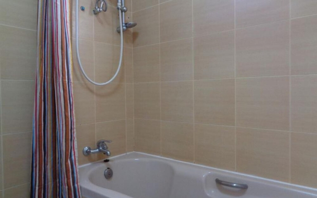 4 Bedroom Villa Private Pool Central Pattaya 15 min Away