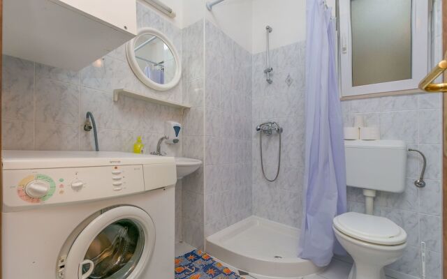 Apartments and Rooms Mate