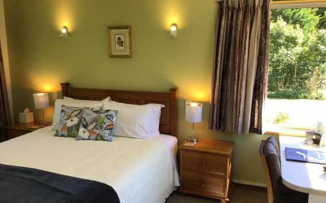 Woodland Glen Lodge – Guest Rooms – Hokitika
