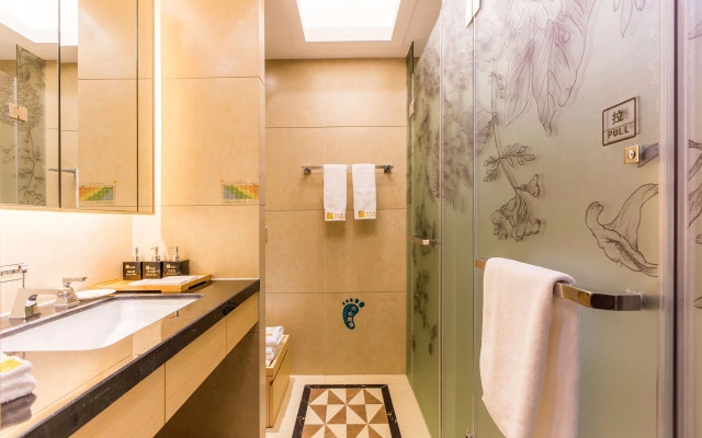 Yuanyang WJ Worlds Executive Apartment