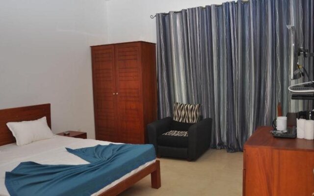 Aarya Hotel
