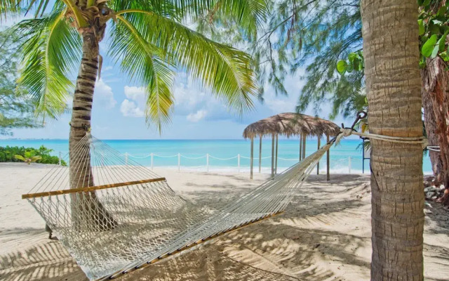 Seabreeze 8 - Luxury 4-bedroom on Seven Mile Beach