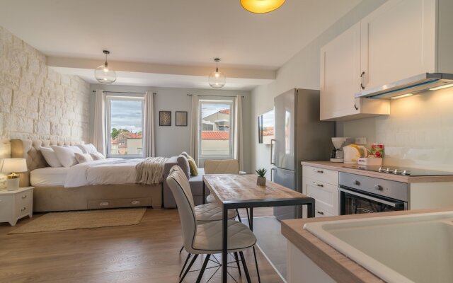 Luxurious Suites Elegance