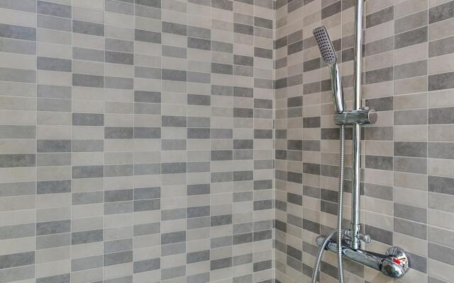 Stylish 2 Bd Apartm Perfectly Located & Parking Amira
