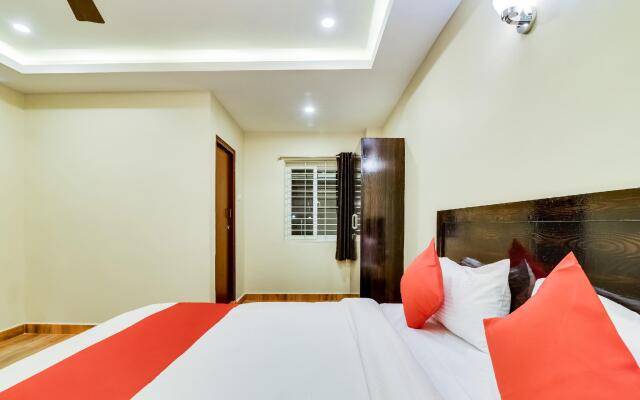Capital O 28216 Raajas Grand