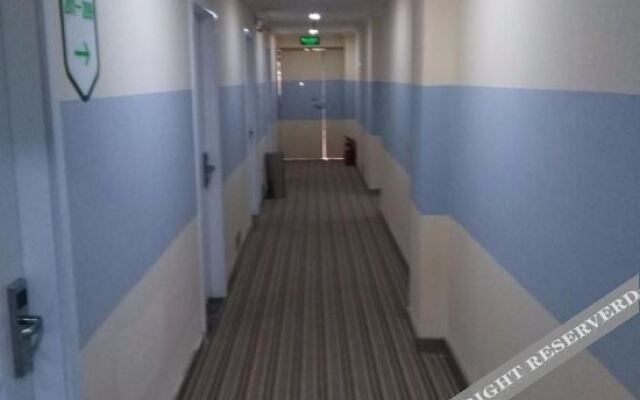 Super 8 Beijing Huilongguan East Wenhua Road Branch