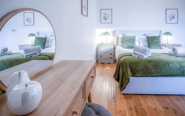 The Beacon - 3 Bed - Ludchurch