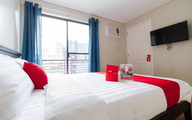 RedDoorz Plus near Capitol Commons